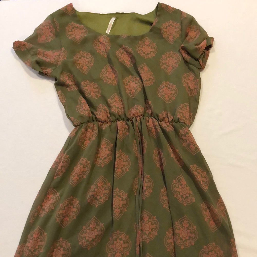 Green Cinched waist dress Size medium